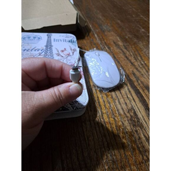 New Paris Theme Charging Tablet Case with Keyboard and Mouse Type C - Picture 7 of 8